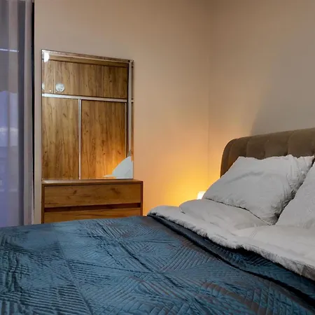 Eliot's - New Bazaar - Modern W King Bed * Tirana