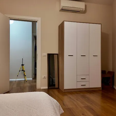 Eliot's - New Bazaar - Modern W King Bed Appartement Tirana